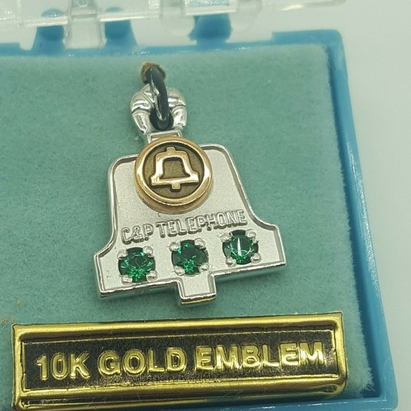 10k GOLD C&P TELEPHONE EMBLEM CHARM EMERALDS 20YR SERVICE CHESAPEAKE & POTOMAC - Picture 1 of 4